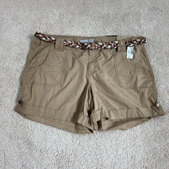 Maurices Womens Shorts Size 20 Brown Kaki Cuffed Belted NWT - Picture 2 of 13